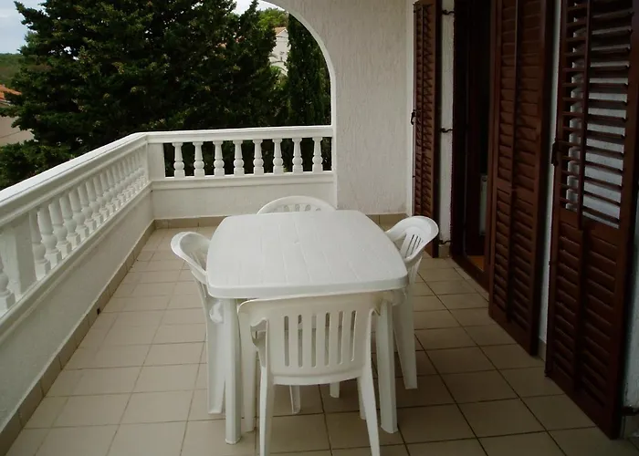 Appartement With Parking Space Banjol, Rab - 14138 Banjol